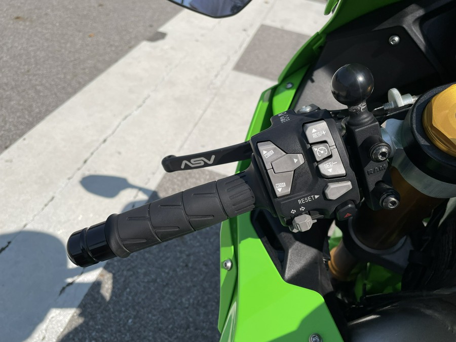 2024 Kawasaki Ninja® ZX™-10R 40th Anniversary Edition ABS