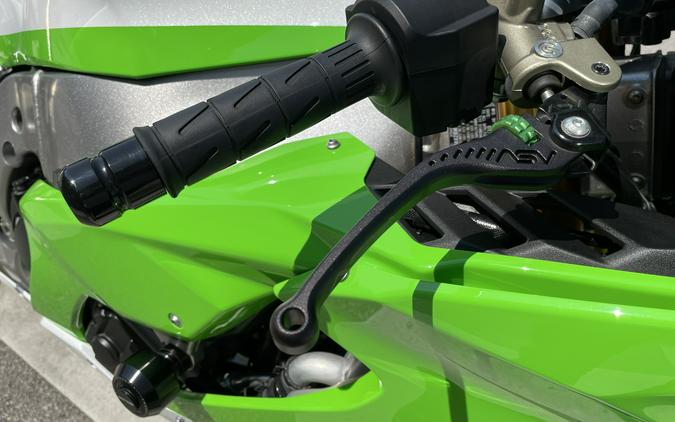 2024 Kawasaki Ninja® ZX™-10R 40th Anniversary Edition ABS