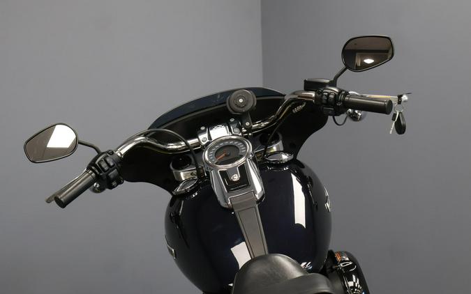 2019 Harley-Davidson® Sport Glide™ Midnight Blue