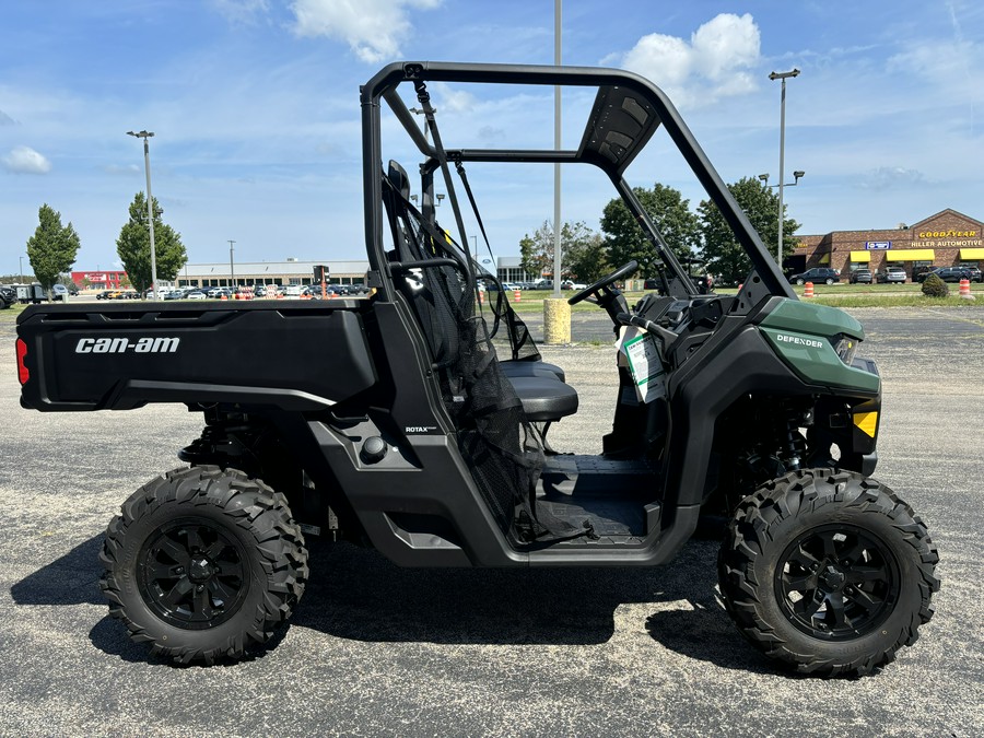 2023 Can-Am™ Defender DPS HD10