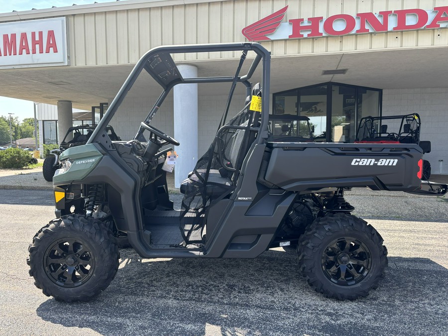 2023 Can-Am™ Defender DPS HD10