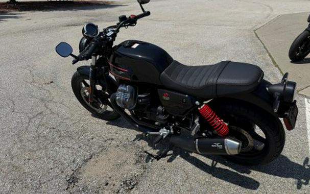 2023 Moto Guzzi V7 Special Edition
