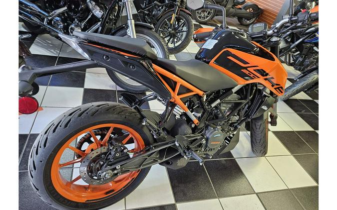 2022 KTM Duke 200