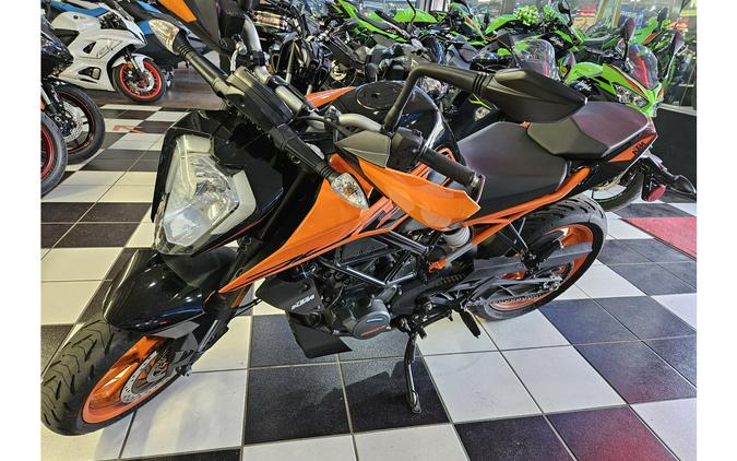 2022 KTM Duke 200