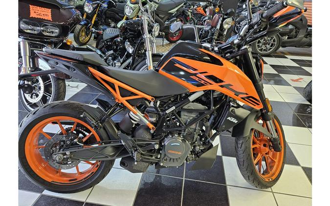 2022 KTM Duke 200