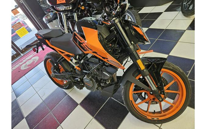 2022 KTM Duke 200