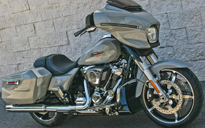 2024 Harley-Davidson® Street Glide® Base