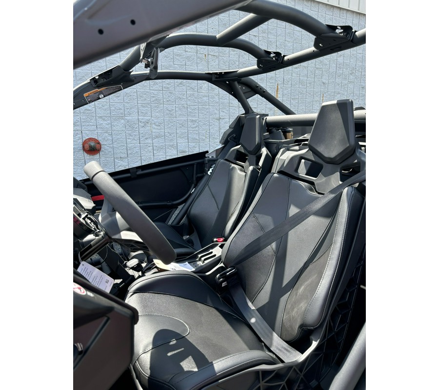 2024 Can-Am™ Maverick X3 DS TURBO RR