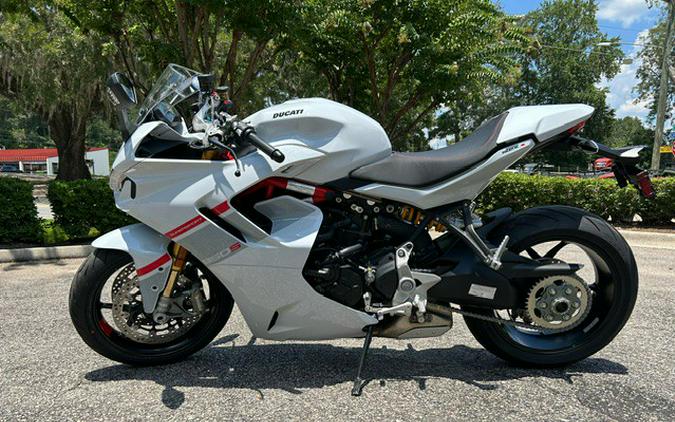 2024 Ducati Supersport 950 S - White Stripe