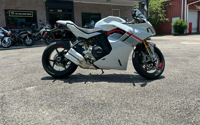 2024 Ducati Supersport 950 S - White Stripe