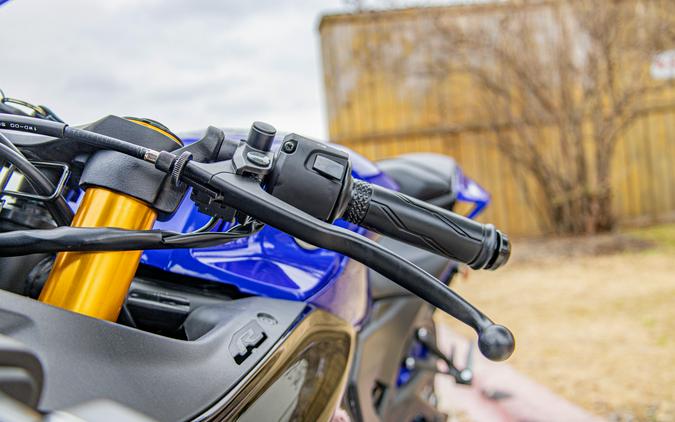 2026 YAMAHA YZFR3 ABS