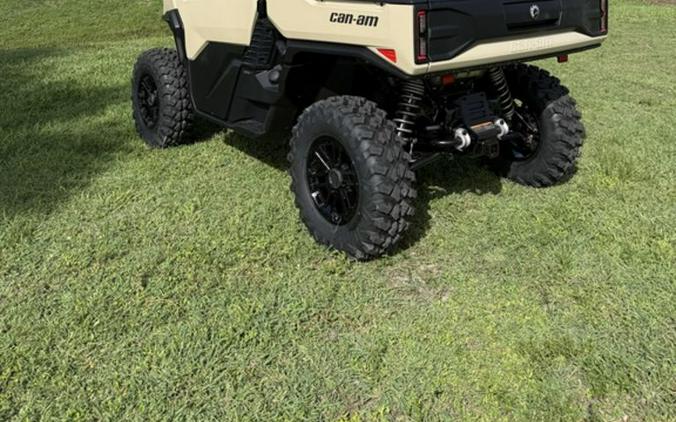 2026 Can-Am® Defender Limited HD11 Desert Tan & Carbon Black