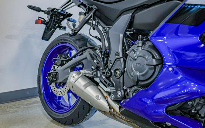 2025 YAMAHA YZFR7