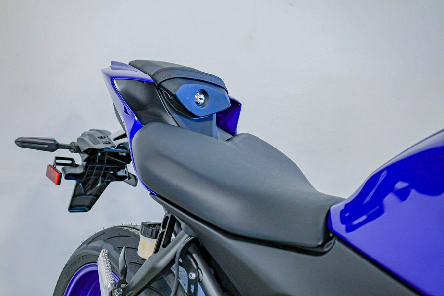 2025 YAMAHA YZFR7