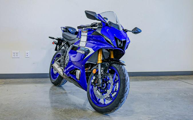 2025 YAMAHA YZFR7