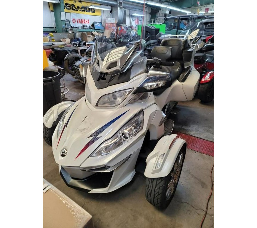 2014 Can-Am® Spyder® RT Limited SE6
