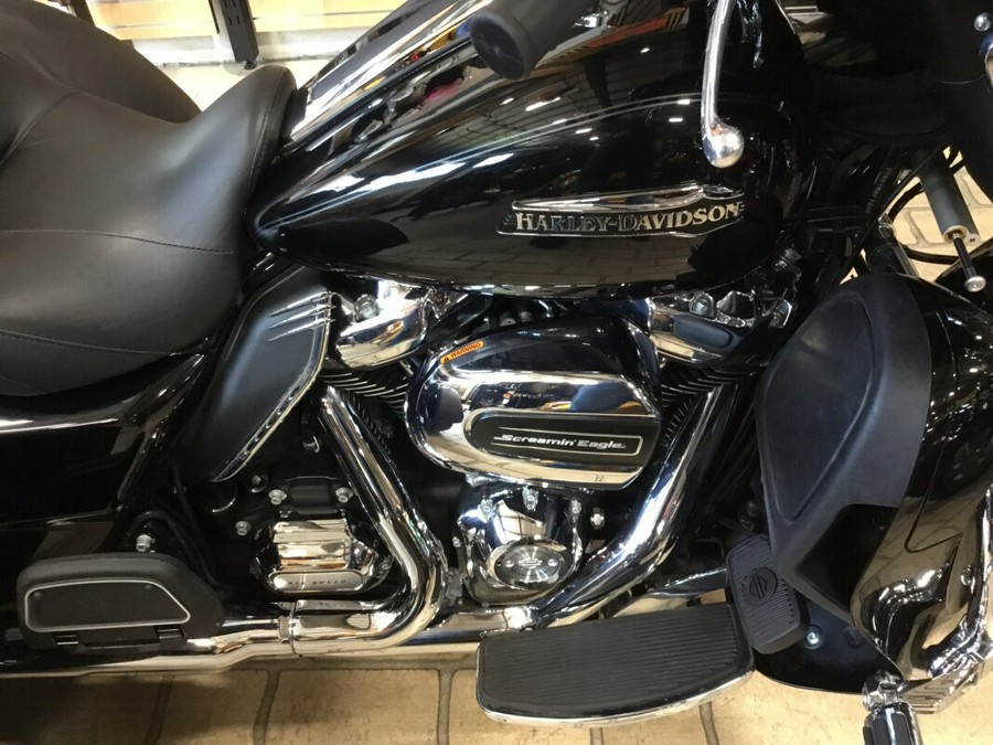 2019 Harley-Davidson Tri Glide Ultra Vivid Black- Includes 1 Year Warranty