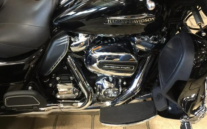 2019 Harley-Davidson Tri Glide Ultra Vivid Black- Includes 1 Year Warranty