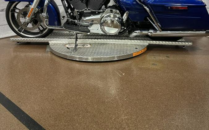 2016 Road Glide® Special – Long Haul Muscle