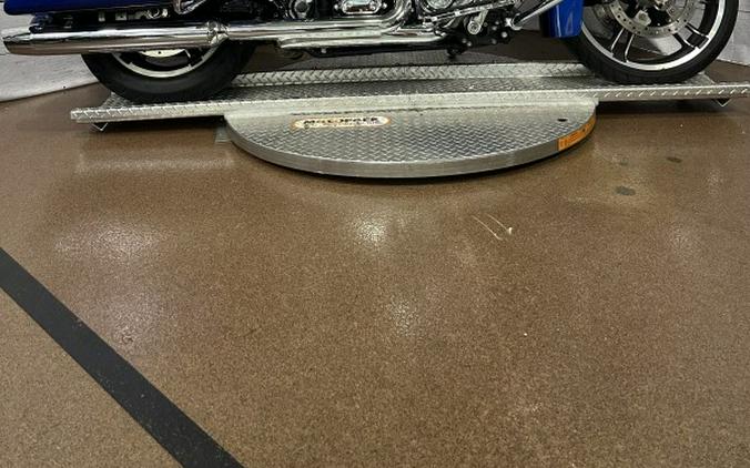 2016 Road Glide® Special – Long Haul Muscle