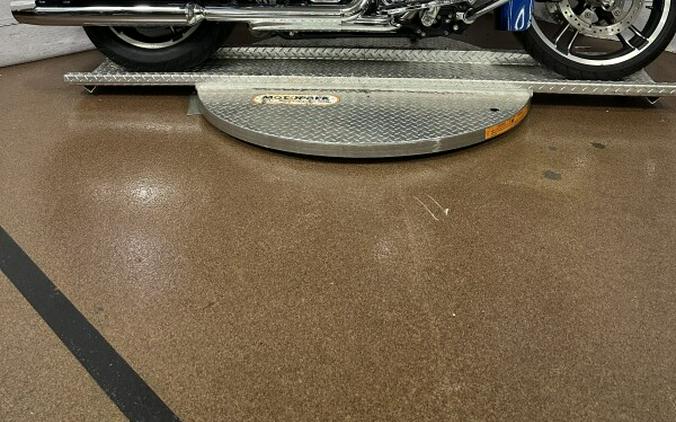 2016 Road Glide® Special – Long Haul Muscle