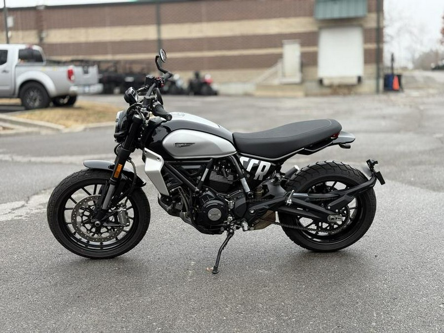2024 Ducati Scrambler Icon (2G) Black