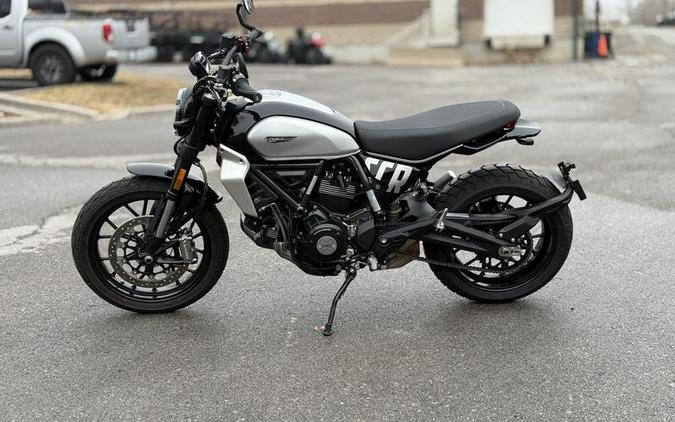 2024 Ducati Scrambler Icon (2G) Black