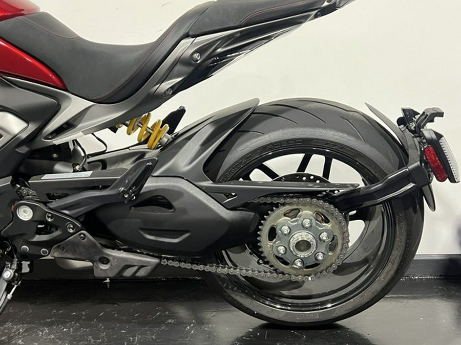 2026 Ducati XDiavel V4 Burning Red