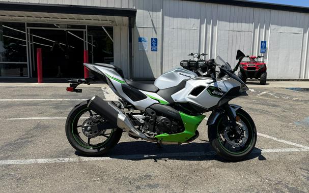 2024 Kawasaki NINJA 7 HYBRID