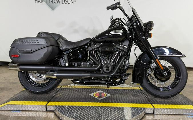 2024 Harley-Davidson Heritage Classic Vivid Black (Black Finish w/Laced Wheels)