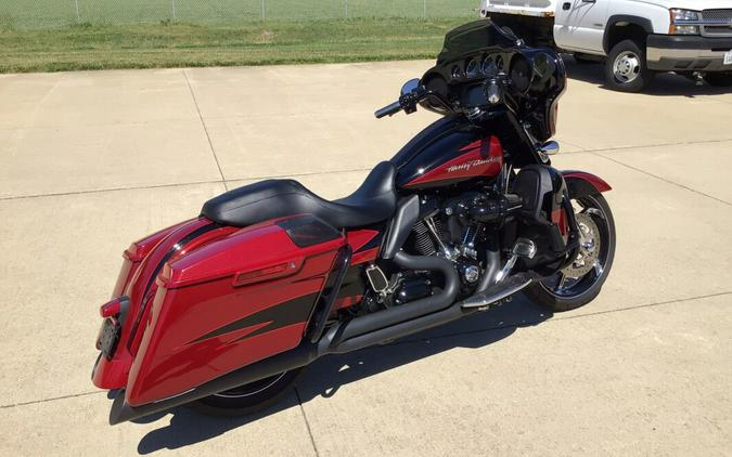 2017 FLHXSE CVO™ Street Glide®