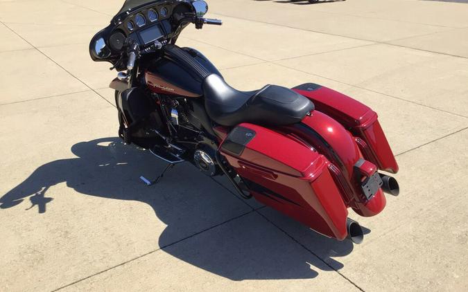 2017 FLHXSE CVO™ Street Glide®