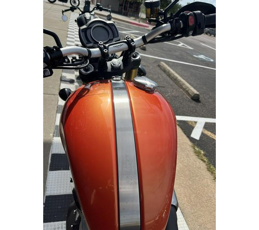 2024 Triumph Scrambler 1200 XE Baja Orange / Phantom Black