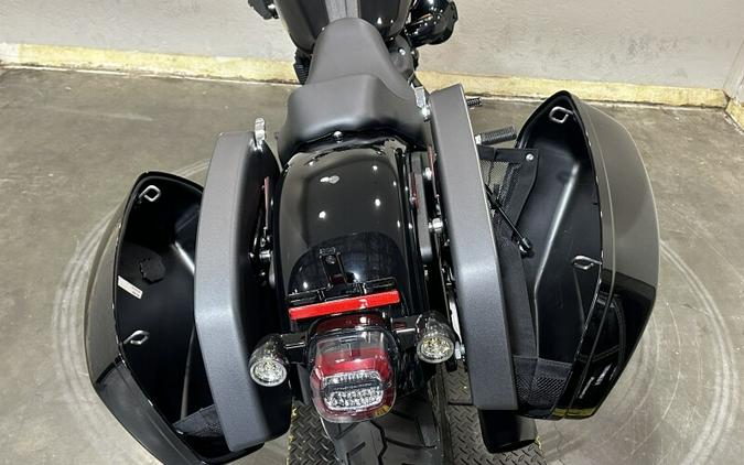 Harley-Davidson® Low Rider™ ST 2025 FXLRST 84630909DT VIVID BLACK