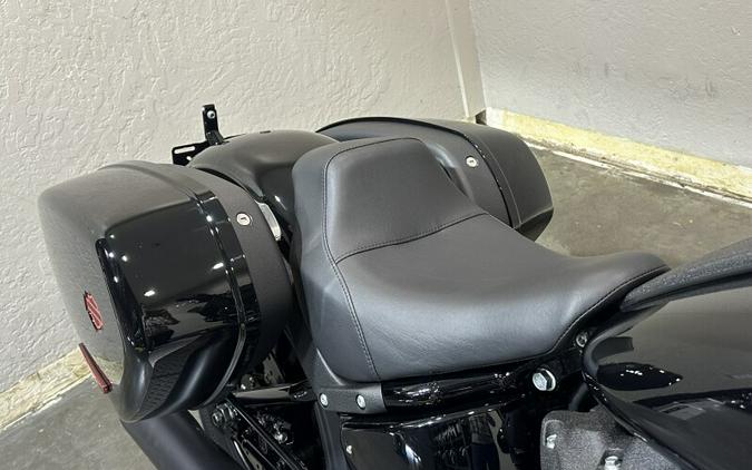 Harley-Davidson® Low Rider™ ST 2025 FXLRST 84630909DT VIVID BLACK