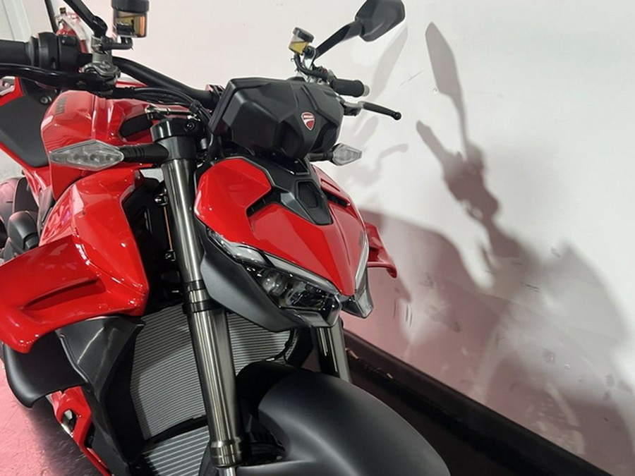 2025 Ducati Streetfighter V4 Ducati Red