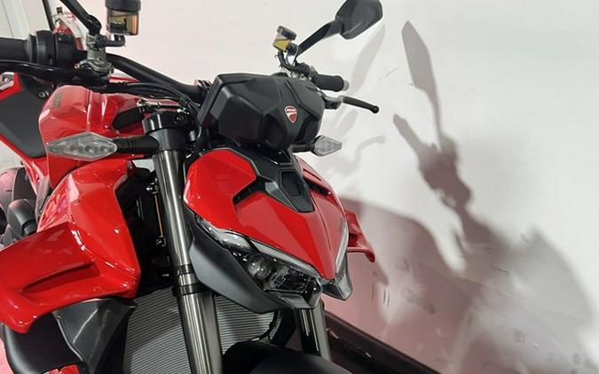 2025 Ducati Streetfighter V4 Ducati Red