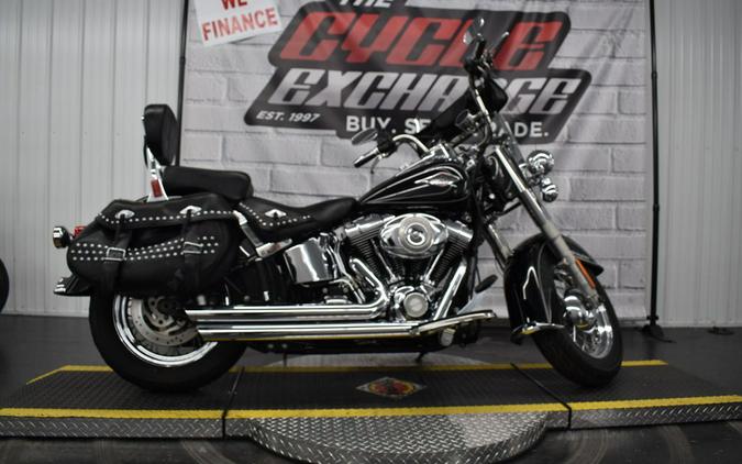 2011 Harley-Davidson® FLSTC - Heritage Softail® Classic