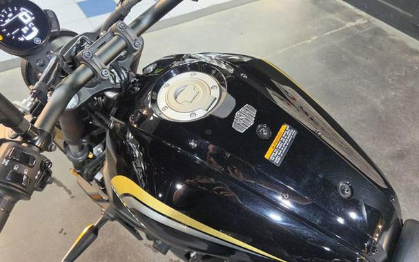 2025 Yamaha XSR 700