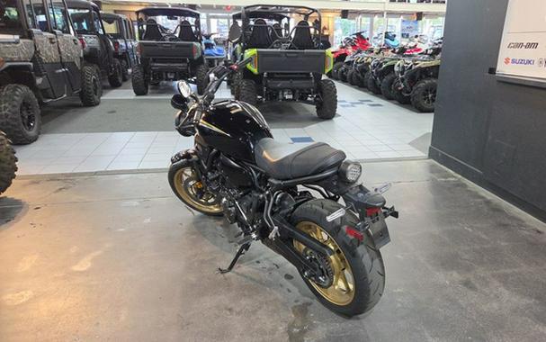 2025 Yamaha XSR 700