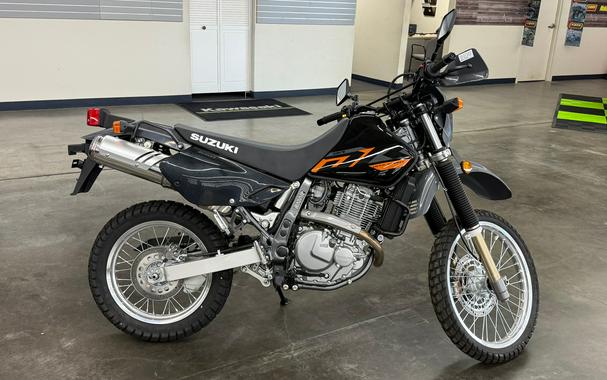 2025 DR650S - Suzuki