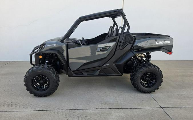 2027 Can-Am Commander XT 700