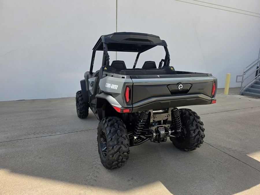 2027 Can-Am Commander XT 700