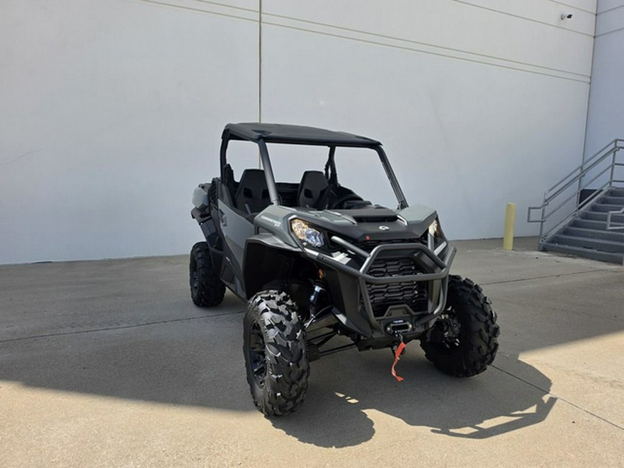 2027 Can-Am Commander XT 700