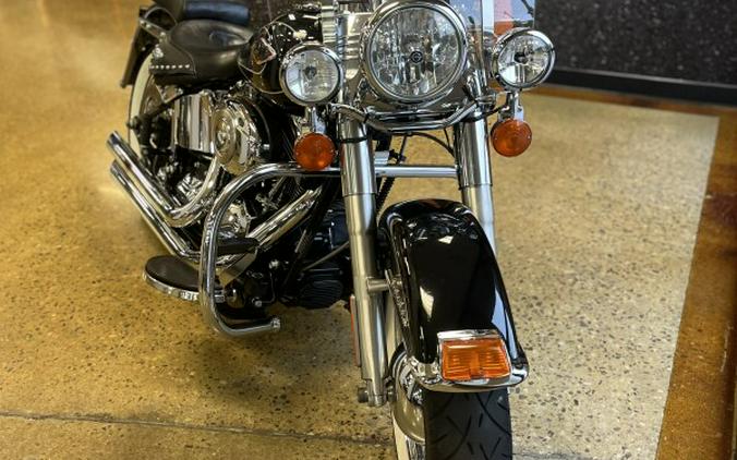 2009 Harley-Davidson Heritage Softail® Classic BLACK W/PINSTRIPE