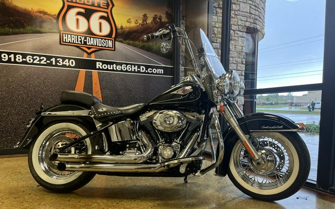 2009 Harley-Davidson Heritage Softail® Classic BLACK W/PINSTRIPE