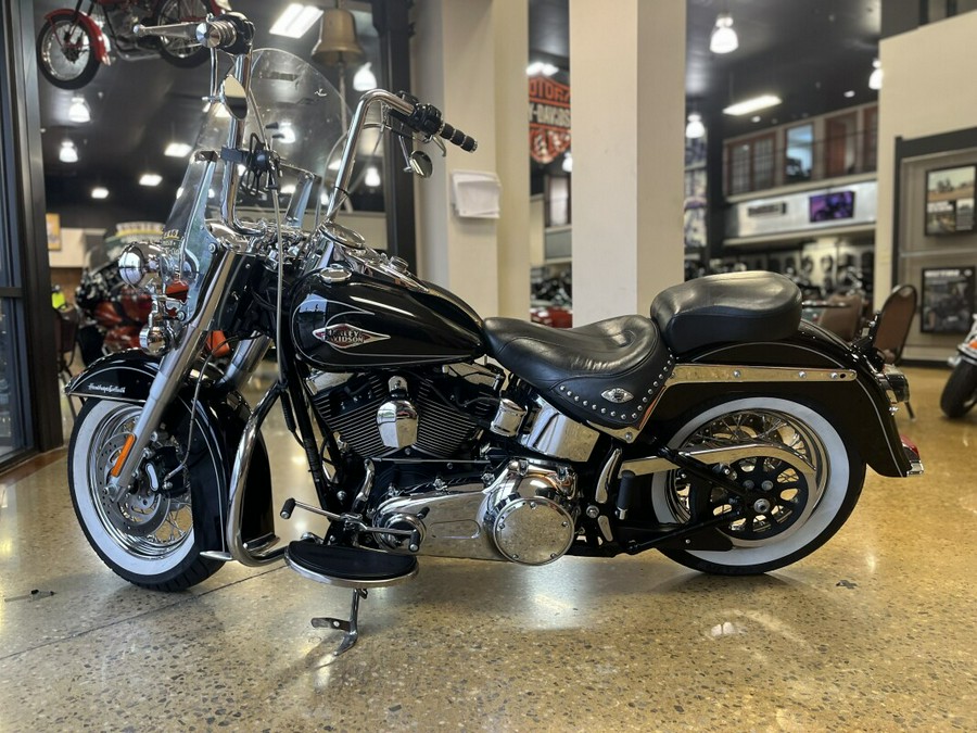 2009 Harley-Davidson Heritage Softail® Classic BLACK W/PINSTRIPE