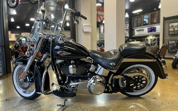 2009 Harley-Davidson Heritage Softail® Classic BLACK W/PINSTRIPE