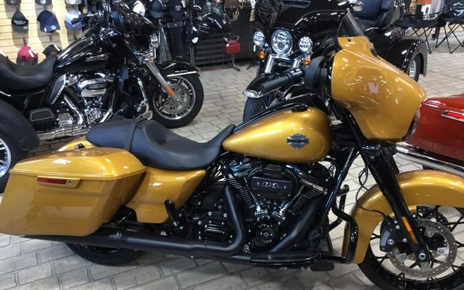 2023 Harley-Davidson® Street Glide® Special Prospect Gold/Vivid Black