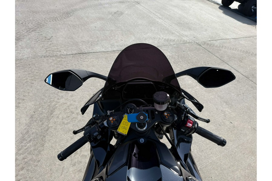 2024 YZF-R1 - Yamaha